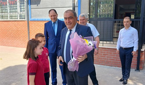 Kaymakamımız Mehmet OKUR Balibey İlkokulunda Karne Dağıtım Programına Katıldı.